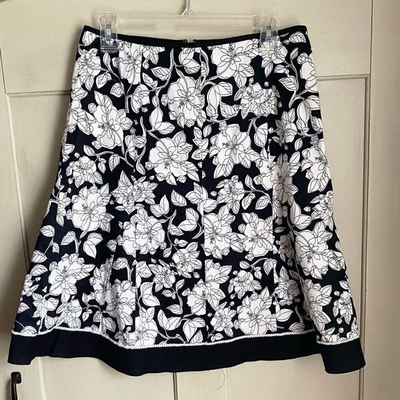Dress Barn Skirt Black White Floral 8 - Picture 2 of 9